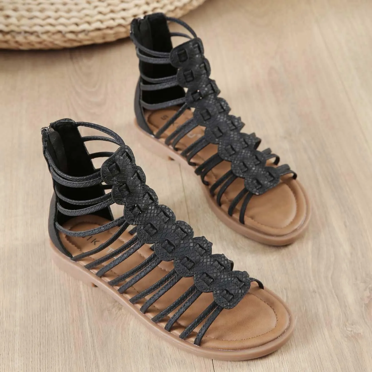 Soft Leather Roman Sandals Women 2024 Summer New Soft Sole Outwear Fisherman Strappy Thongs Open Toe Back Zip Beach Shoes