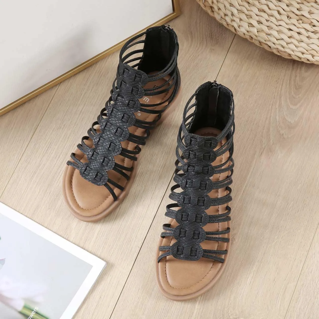 Soft Leather Roman Sandals Women 2024 Summer New Soft Sole Outwear Fisherman Strappy Thongs Open Toe Back Zip Beach Shoes
