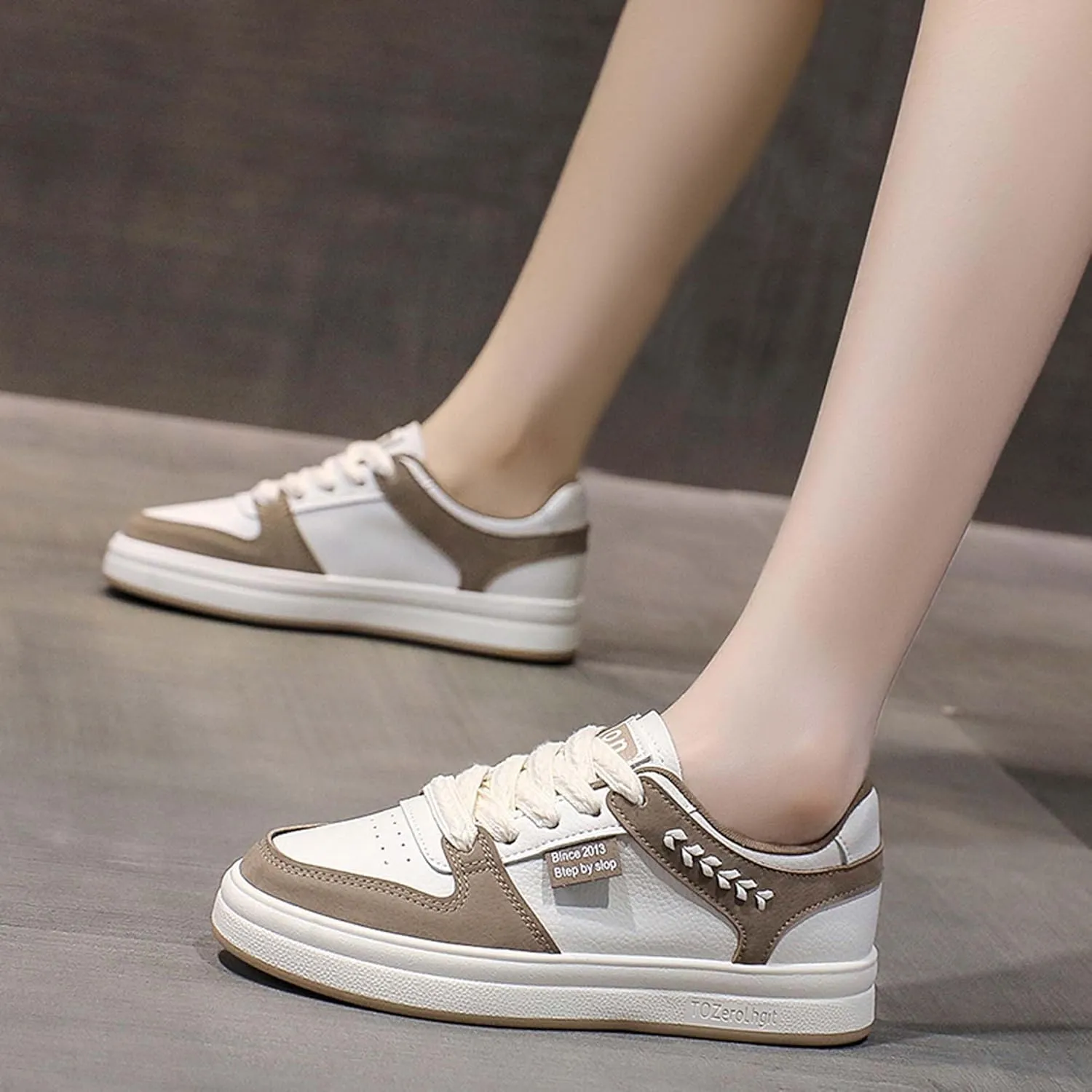 Women's Fashion Tablet Sports Skateboarding Shoes Lace up Tennis Shoes Comfortable Walking Sports Shoes