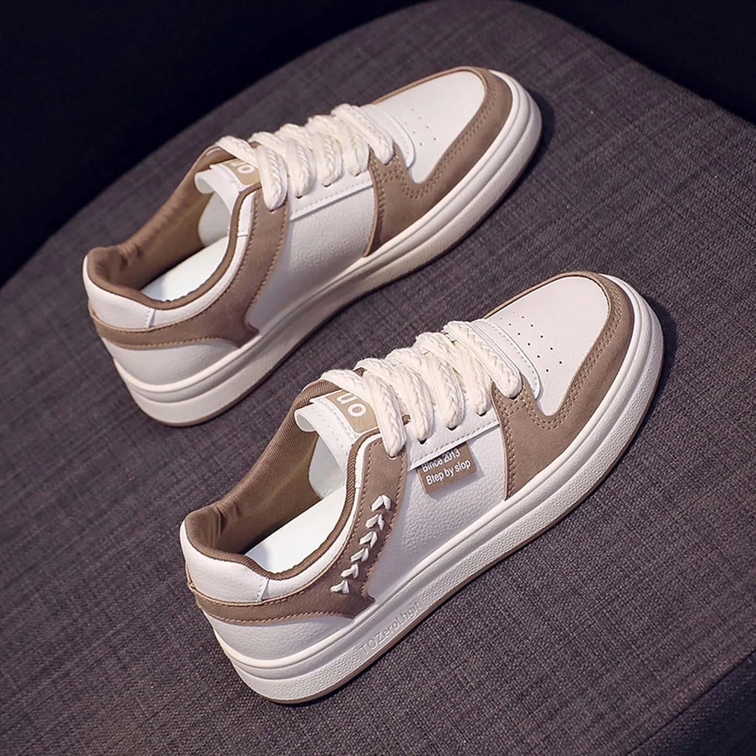 Women's Fashion Tablet Sports Skateboarding Shoes Lace up Tennis Shoes Comfortable Walking Sports Shoes