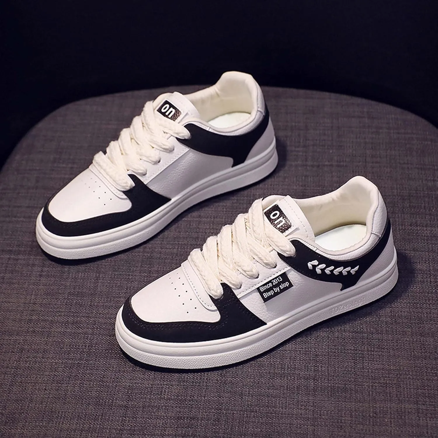 Women's Fashion Tablet Sports Skateboarding Shoes Lace up Tennis Shoes Comfortable Walking Sports Shoes
