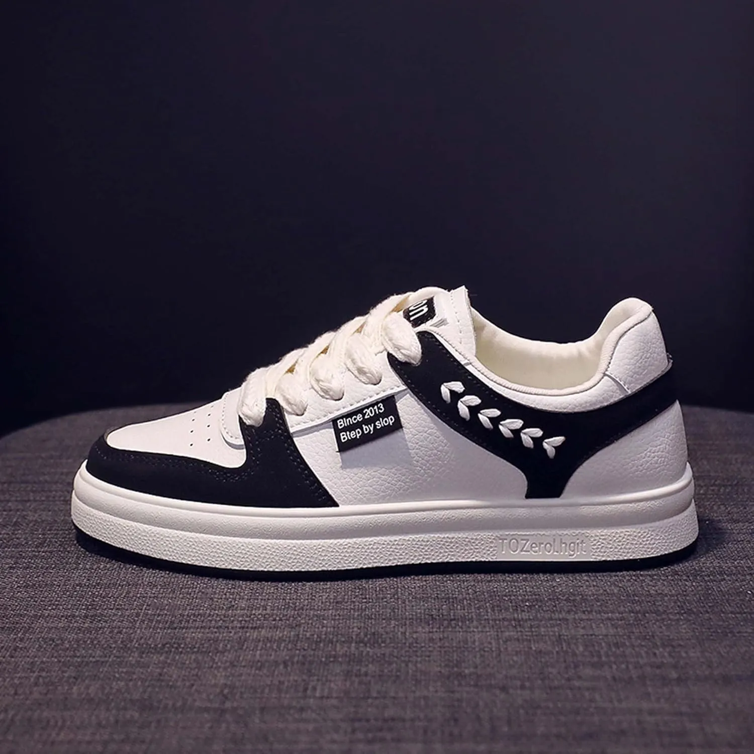 Women's Fashion Tablet Sports Skateboarding Shoes Lace up Tennis Shoes Comfortable Walking Sports Shoes